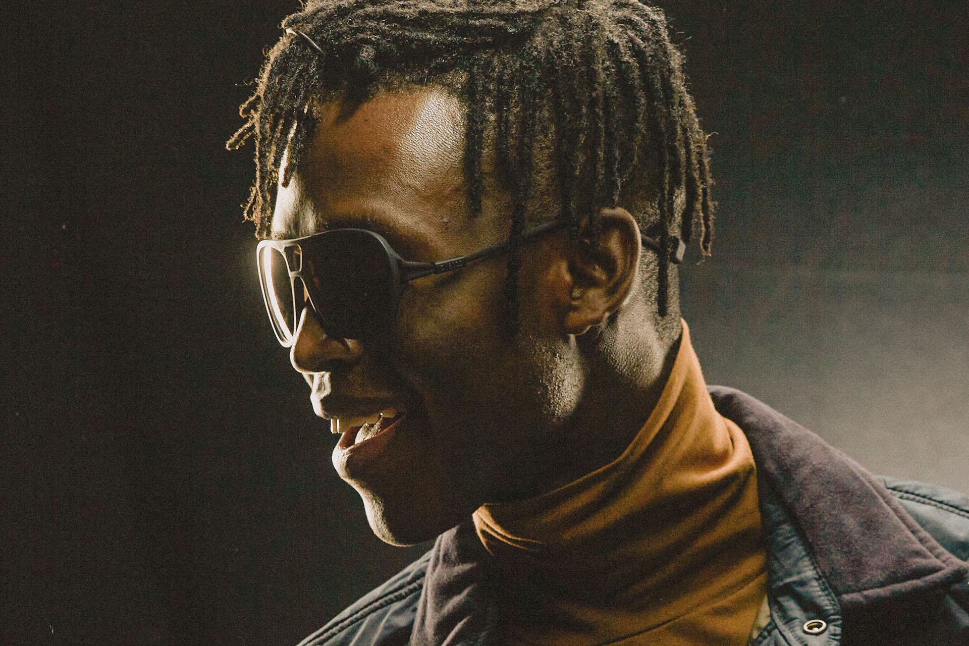 Leggero, Ombraz Armless Sunglasses