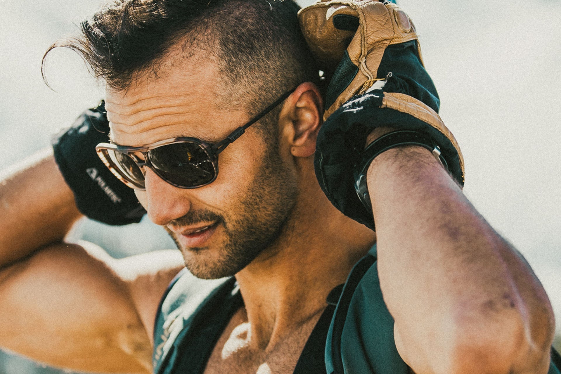 Leggero, Ombraz Armless Sunglasses