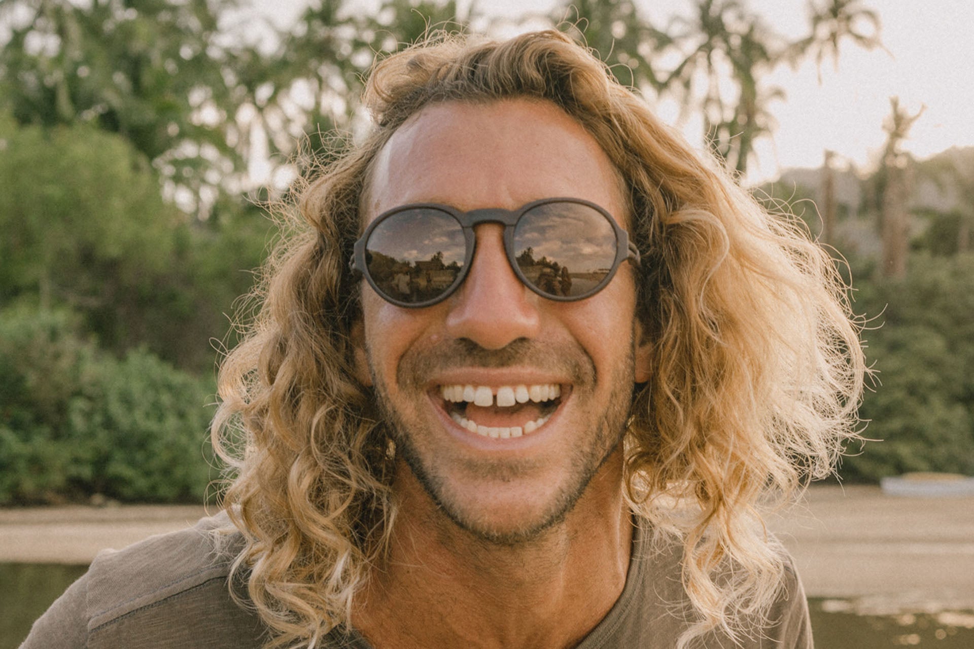 Viale, Ombraz Armless Sunglasses